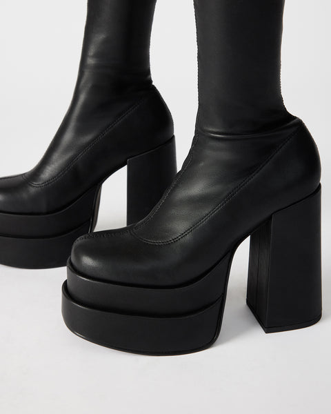 5 Ways To Style A Chunky Heel Platform Boot - The Mom Edit