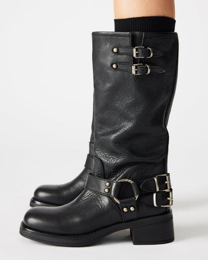 ASTOR BLACK LEATHER STUDS